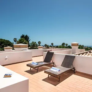 beautiful-two-bedroom-apartment-with-roof-terrace.hotelaalgarve.com/